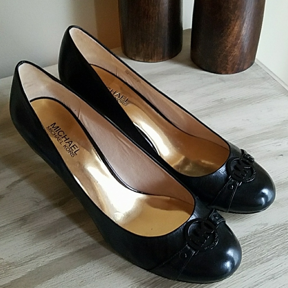 Michael Kors Black MK Emblem Pumps (10)